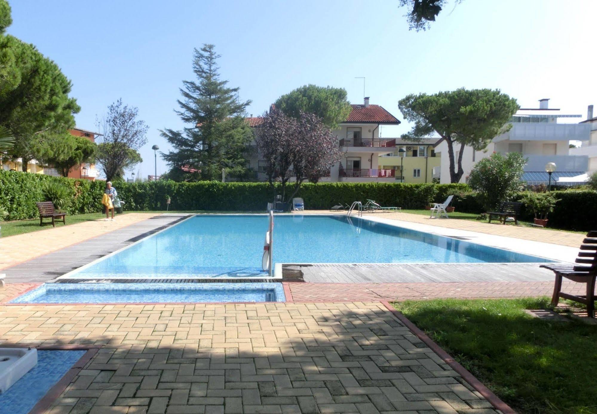 Casa Marina Lignano Sabbiadoro Exterior foto